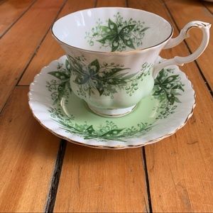 ROYAL ALBERT Bone China Tea Cup Vintage